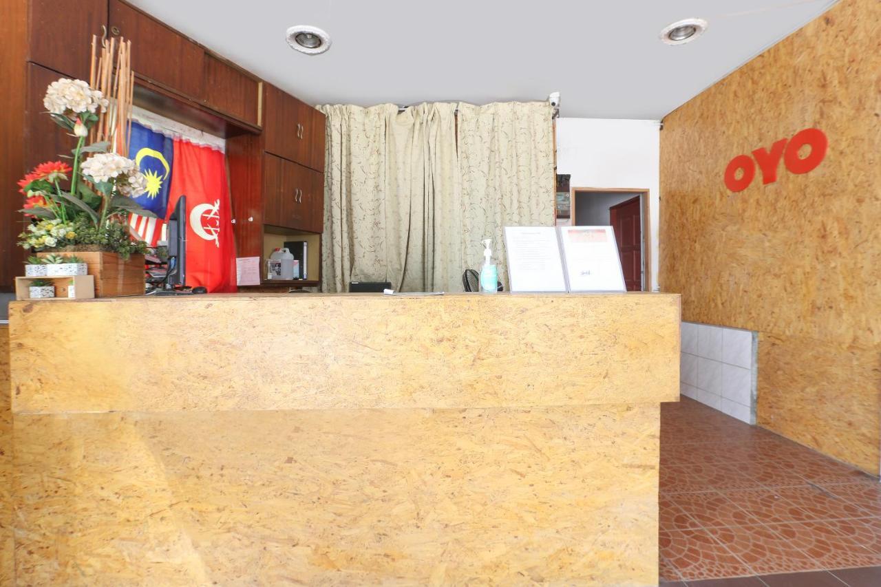 Oyo 90321 Hotel Bajet Sri Manal Tanah Merah  Exterior photo