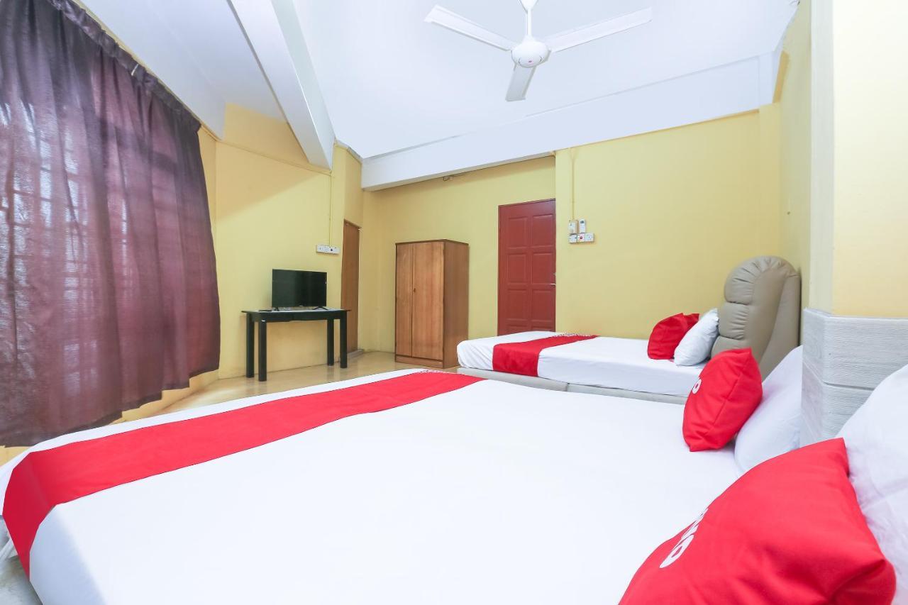Oyo 90321 Hotel Bajet Sri Manal Tanah Merah  Exterior photo
